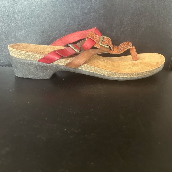 Taos sandals. Brown and red leather. Brushed leather footbed. New with box. US 9 - Picture 3 of 6